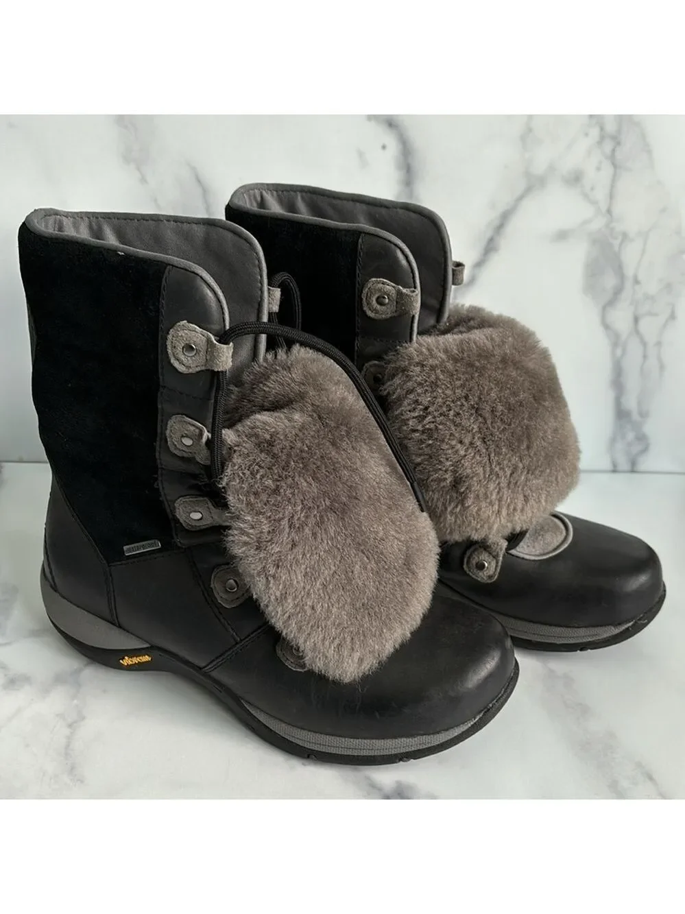 Dansko Camryn Black Nubuck Winter Lace Up Boot w/ Real Fur Lining Size 36